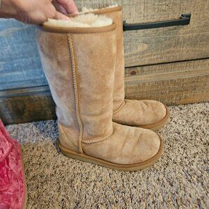 Girls brown uggs size 1